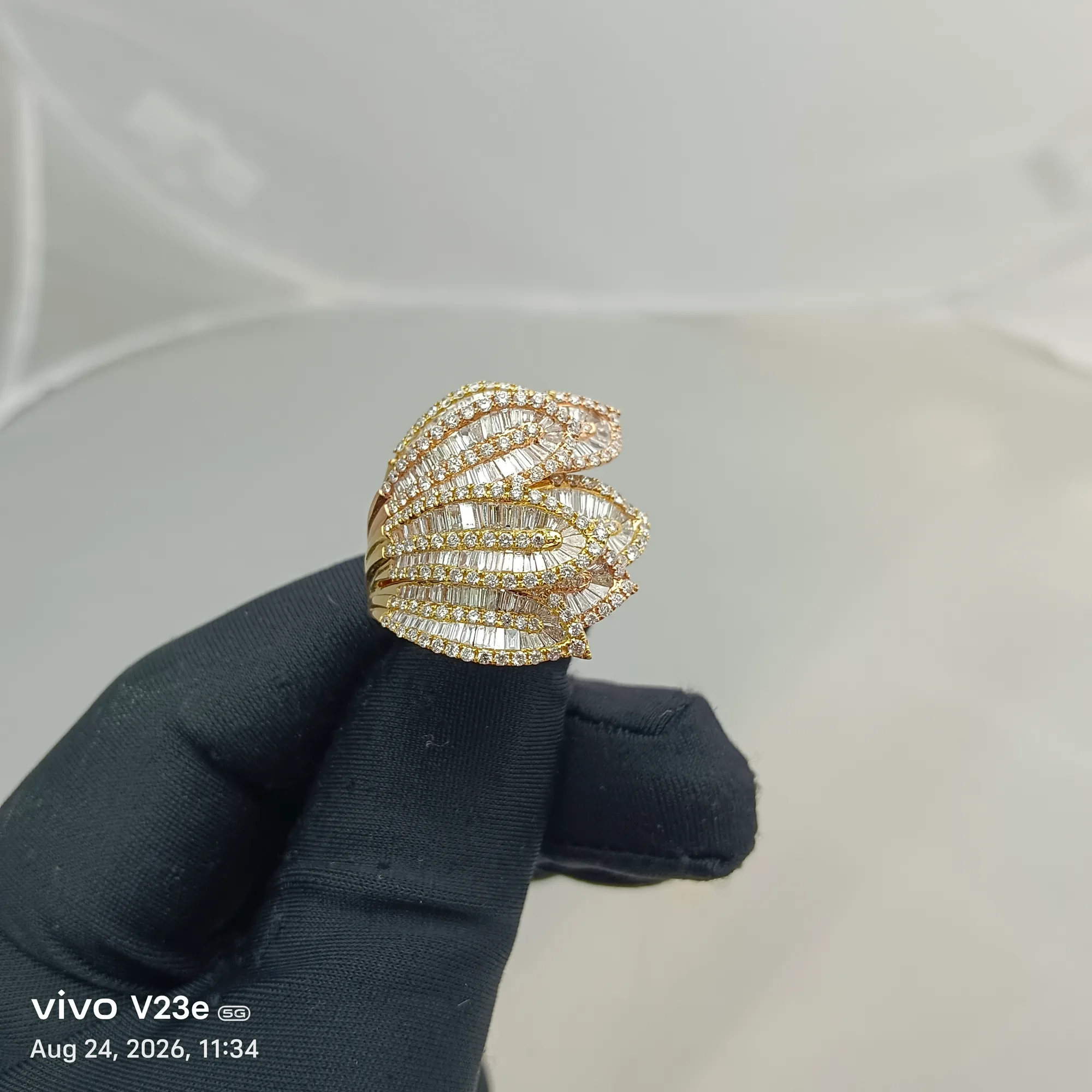 DIAMOND RING