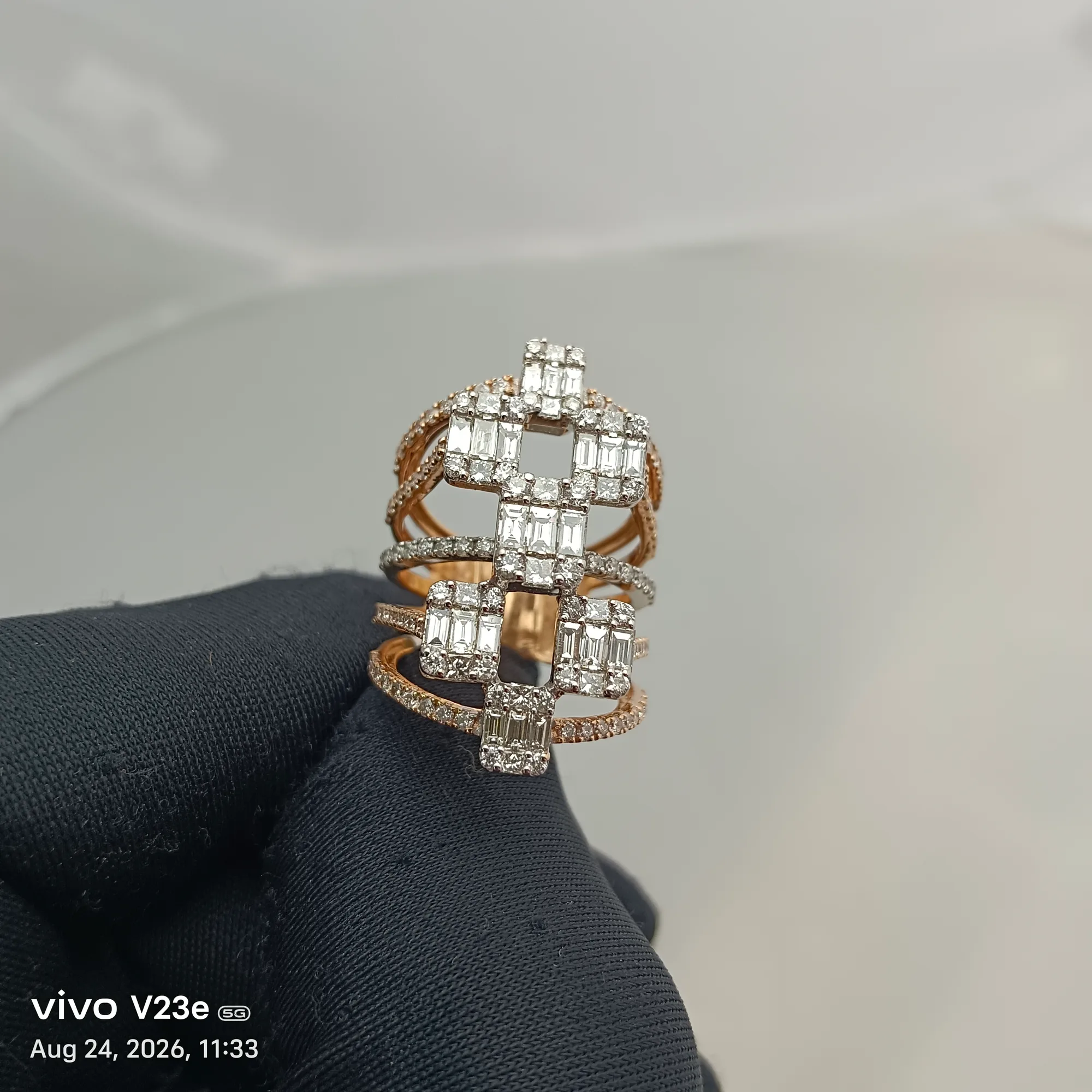 DIAMOND RING