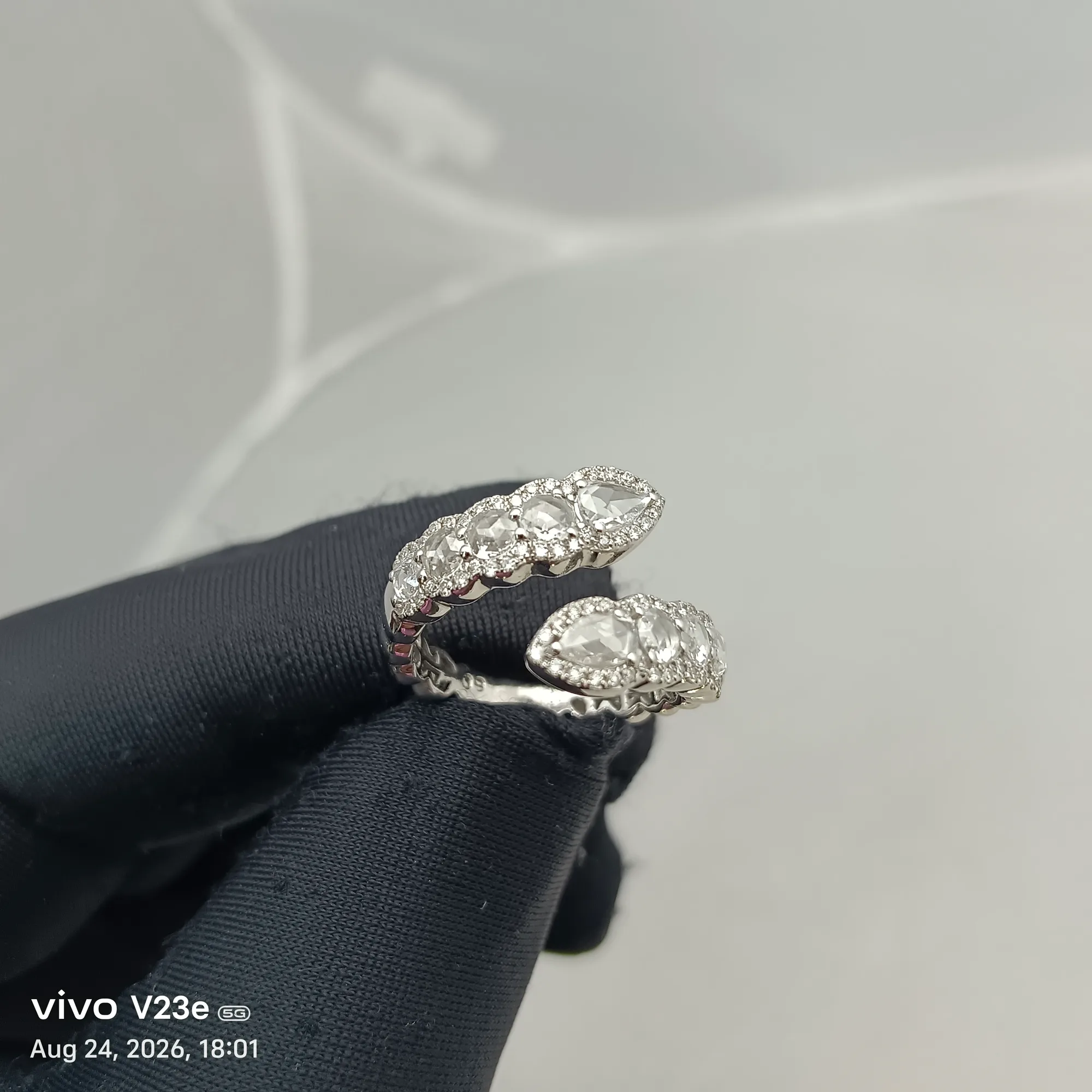 DIAMOND RING