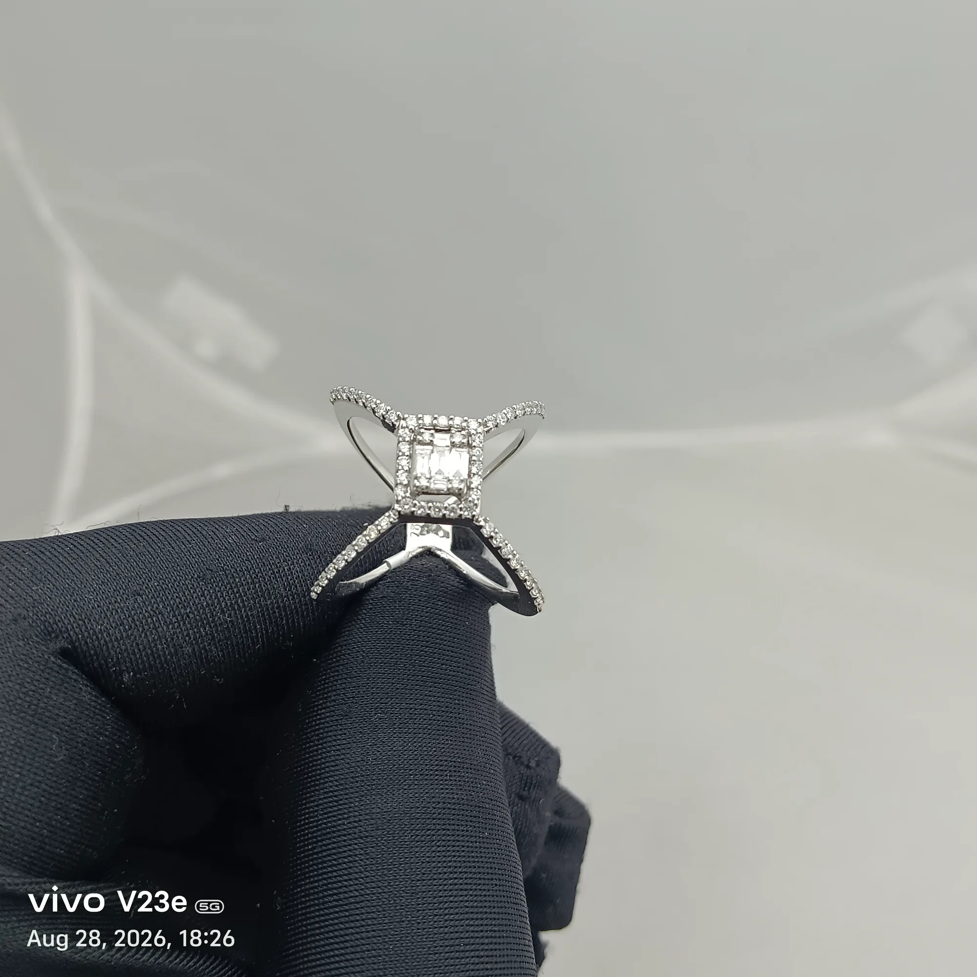 DIAMOND RING