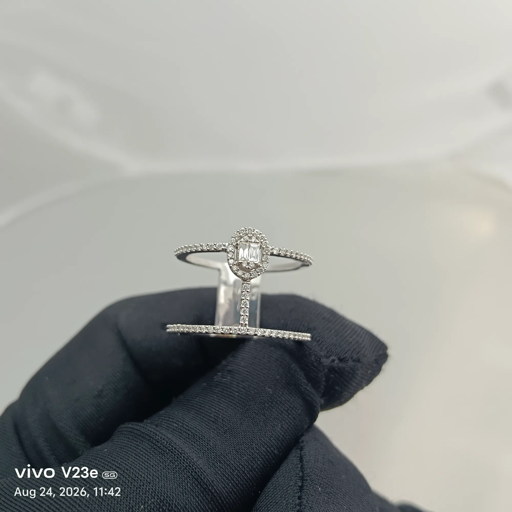 DIAMOND RING