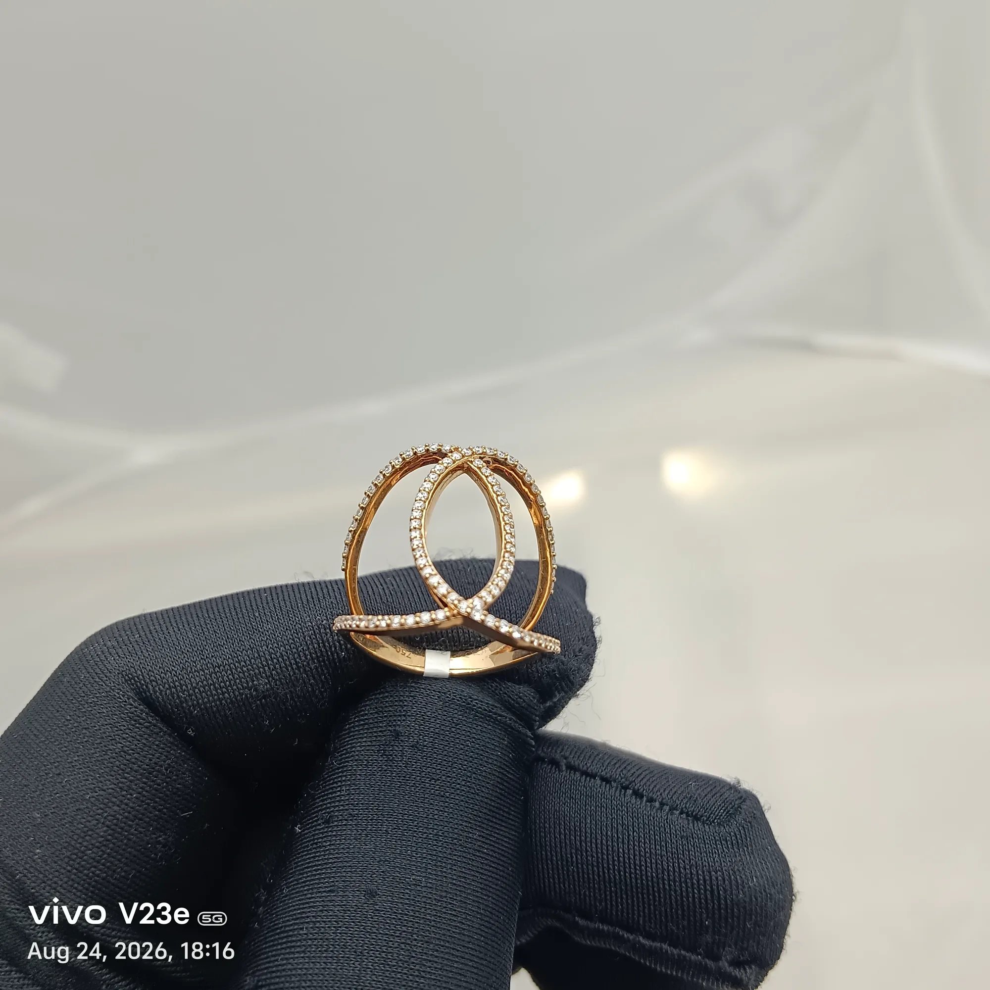 DIAMOND RING