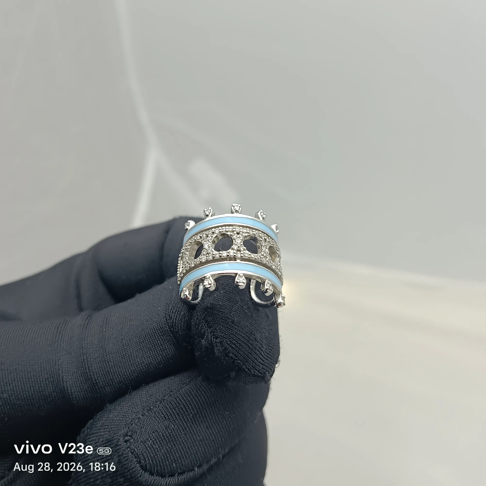 DIAMOND RING