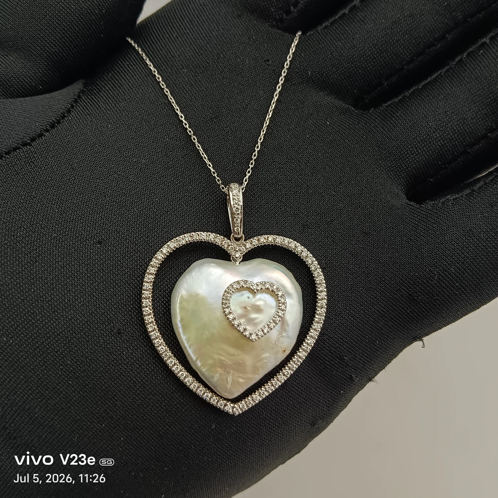 HEART PENDANT NECKLACE